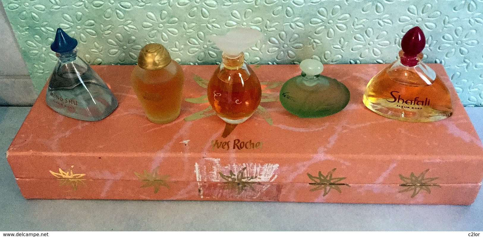 Ancien Coffret 5 Miniatures  D'YVES ROCHER Eau De Toilette Et De Parfum - Miniatures Femmes (avec Boite)