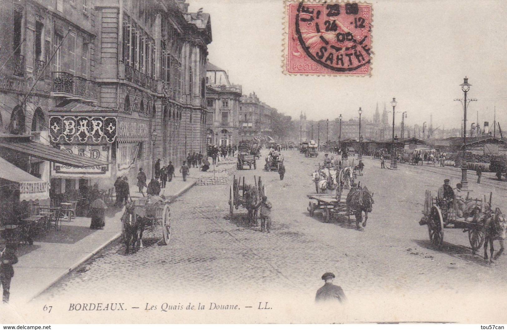 BORDEAUX - GIRONDE -  (33) - PEU COURANTE CPA TRÈS ANIMÉE . - Bordeaux