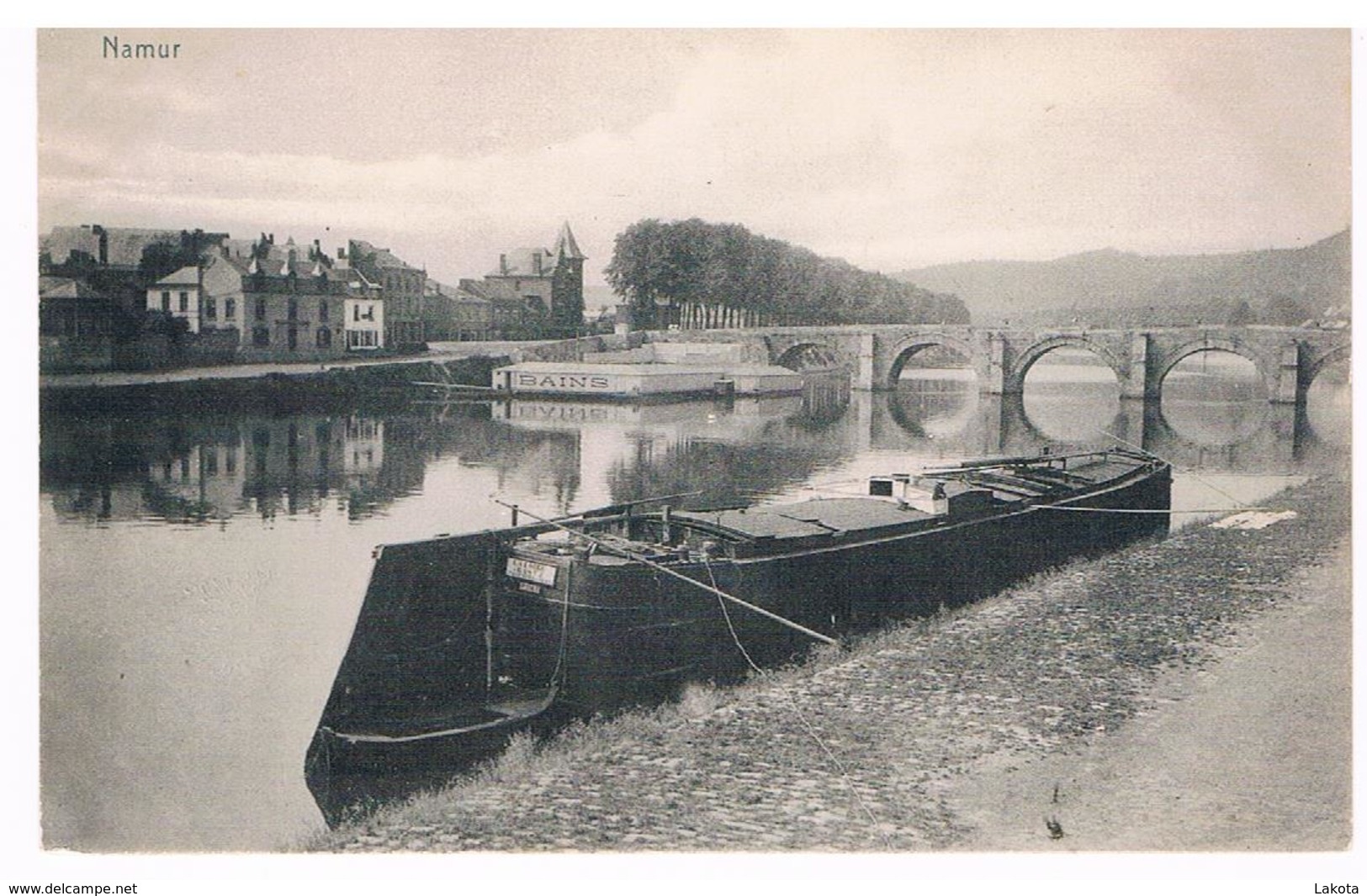 CPA Dos Non Divisé : NAMUR - Vue Vers La Meuse, Le Pont De Jambes, Les Bains, Une Péniche Le Long Du Quai Rive Gauche - Namur