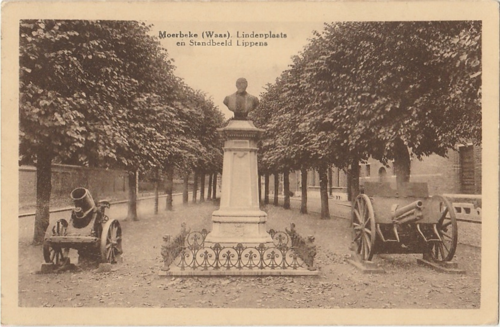 MOERBEKE WAAS Lindenplaats En Standbeeld Lippens - Moerbeke-Waas