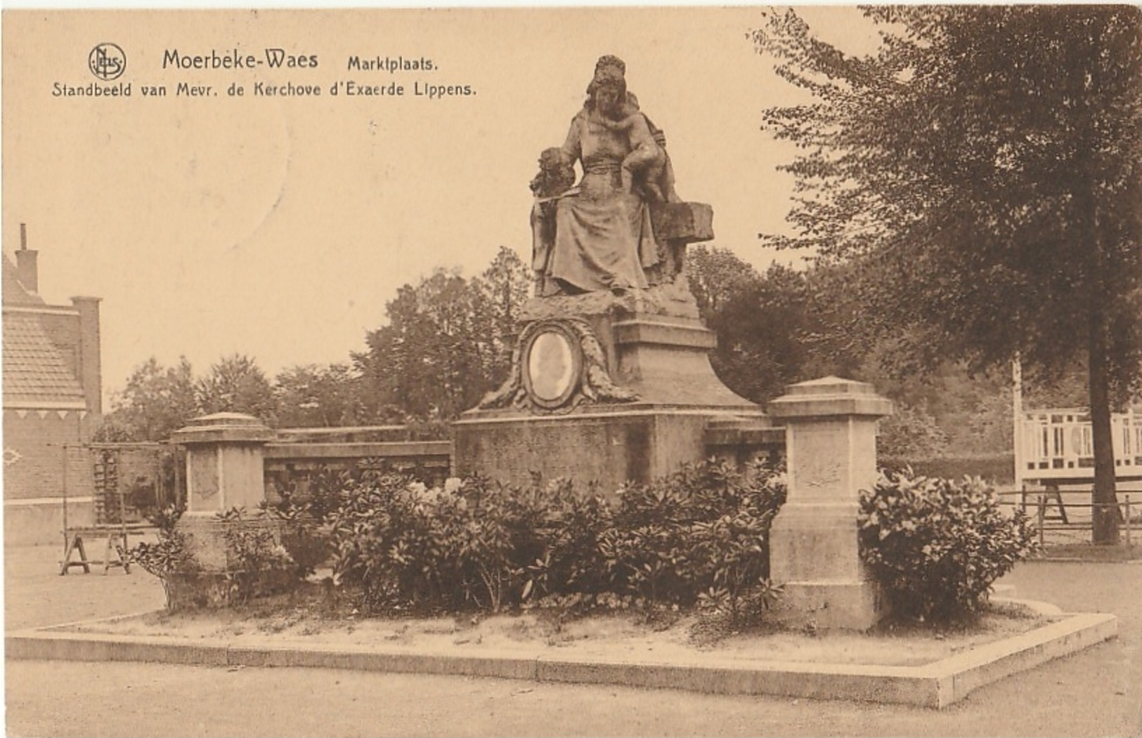 MOERBEKE WAAS Marktplaats Standbeeld Mevr.de Kerchove - Moerbeke-Waas