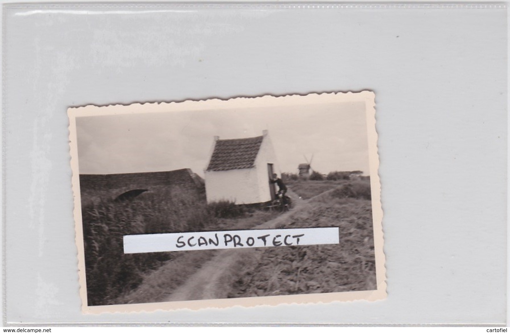 MEETKERKE-KAPEL-MOLEN-WINDMOLEN-ORIGINELE FOTO-GEDATEERD-27.08.1950-AFMETINGEN + - 6,5 OP 9 CM ZIE DE 2 SCANS-MOOI! - Lieux