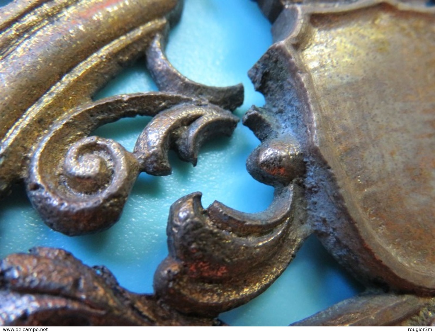 331 - Fronton bronze doré de pendule de Hollande - Décor « Les vertus Théologales »