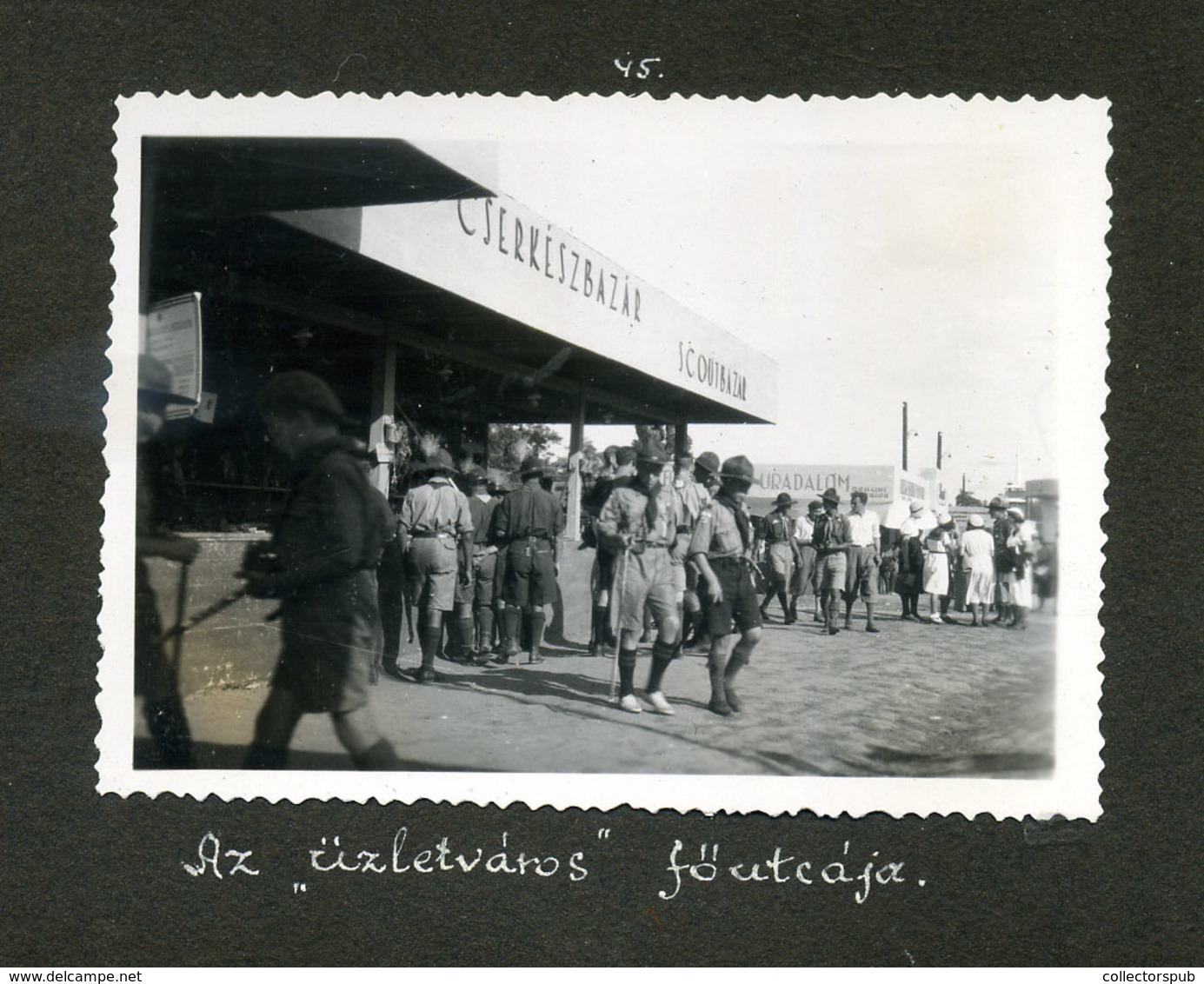 95862 CSERKÉSZ 1933. Gödöllő Jamborre 42 db fotó, album lapokon. 8,5*6cm SCOUT