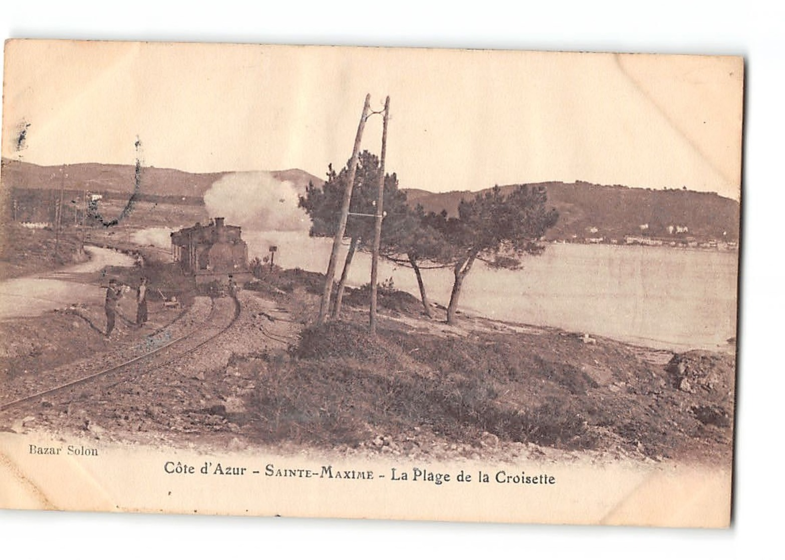 CPA 83 Ste Maxime La Plage De La Croisette Et Le Train Tramway - Sainte-Maxime