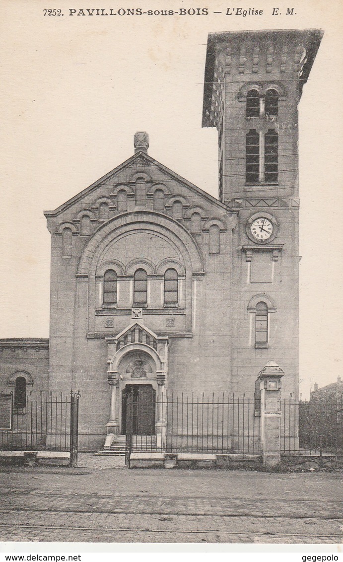 LES PAVILLONS SOUS BOIS  - Eglise N.D. De Lourdes (1 Carte-photo + 1 Cpa) Et Non GARGAN Comme Indiqué Sur La Carte-photo - Les Pavillons Sous Bois