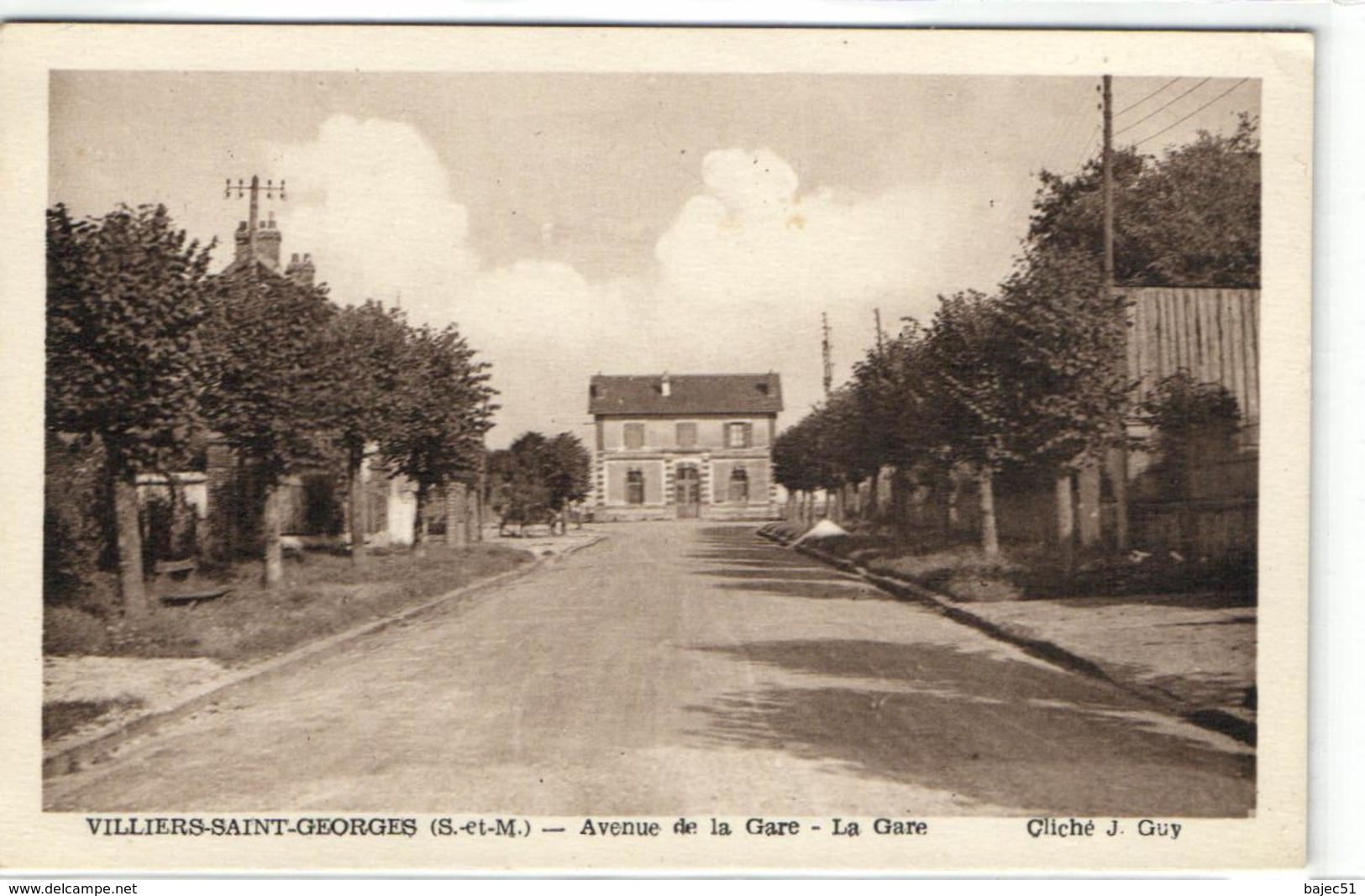 1 Cpa Villiers Saint Georges - Avenue De La Gare - Villiers Saint Georges