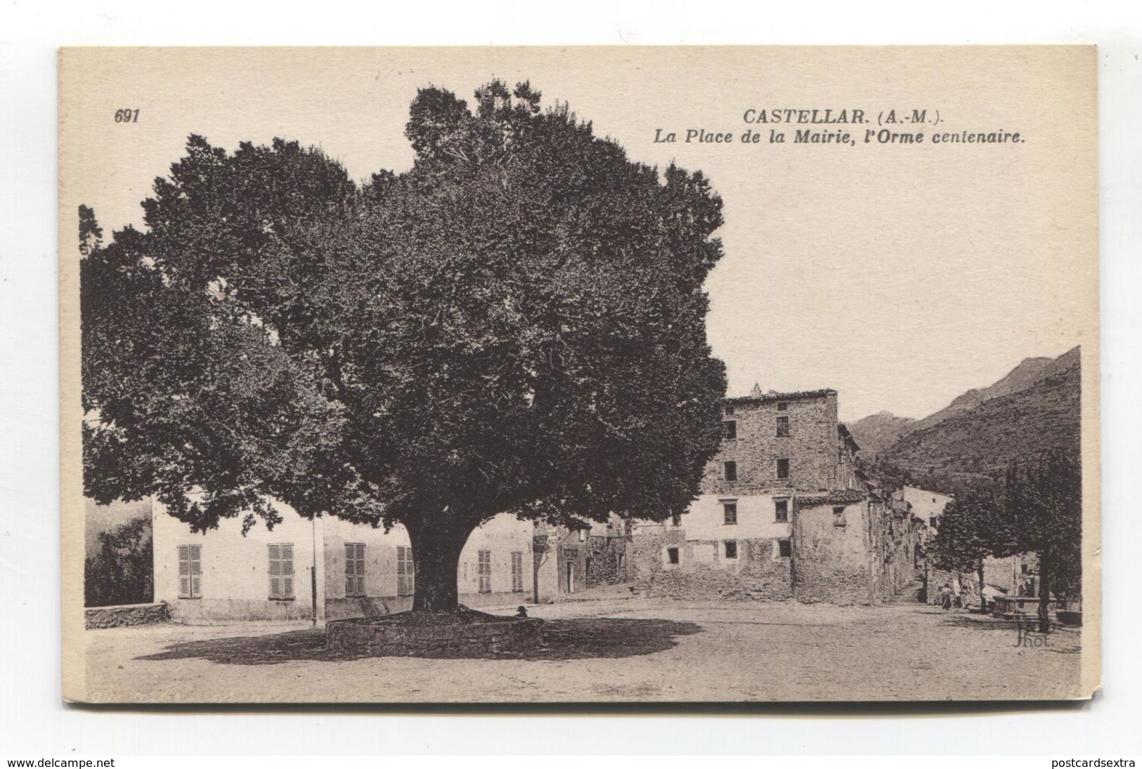 Castellar (06) - La Place De La Mairie, L'Orme Centenaire - CPA - Other & Unclassified