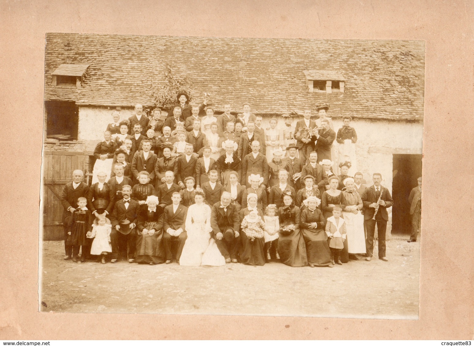 GRAND MARIAGE A PRECIGNE  SARTHES -TROMPETTISTE FEMMES EN COSTUME REGIONAL   PH. COSNIER 20/4/1903 - Personnes Anonymes