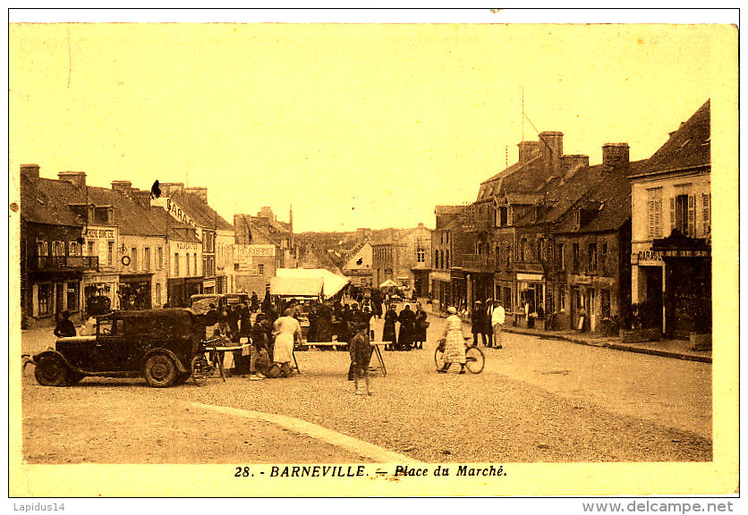 AL 490 - C P A   -BARNEVILLE  (50) PLACE DU MARCHE - Barneville