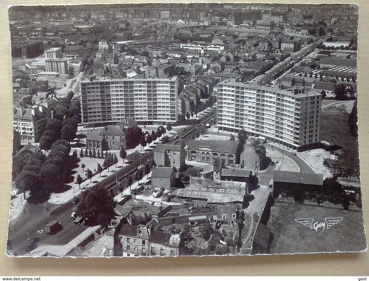 44  NANTES   LES  NOUVEAUX  IMMEUBLES  DE  LA  PLACE  MANGIN  (  A BIEN  CHANGEE  ROND POINT  TRAMWAY ) - Nantes