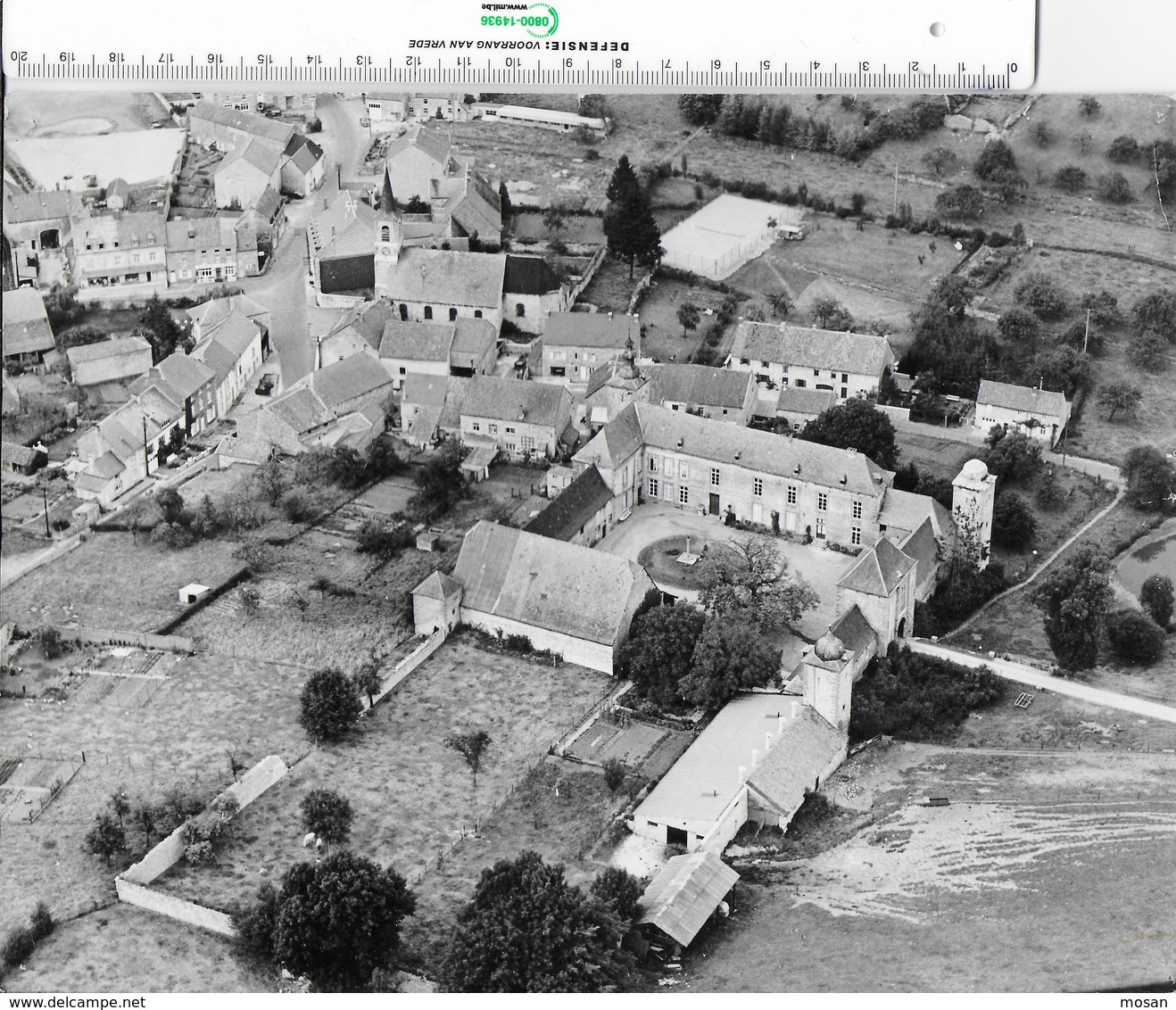 Photo Du Château-Ferme De Falaën. Commune De Onhaye - Lieux