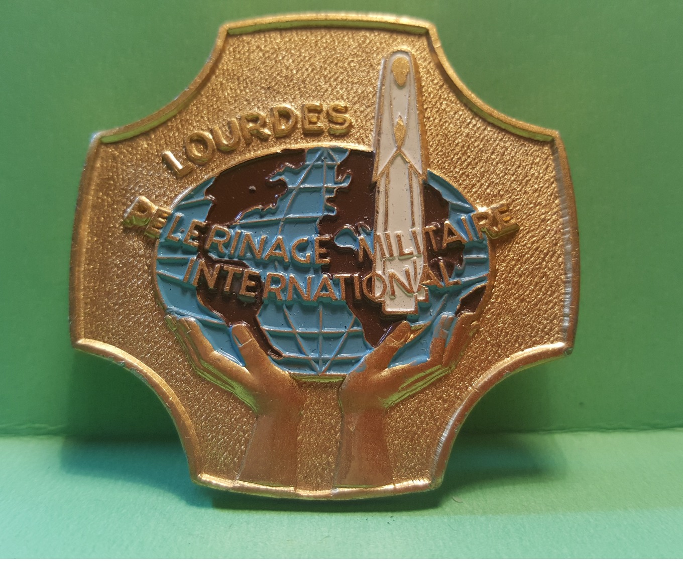 Pin Militaire - LOURDES Pelerinage Militaire International Militare - 1980 - Autres & Non Classés