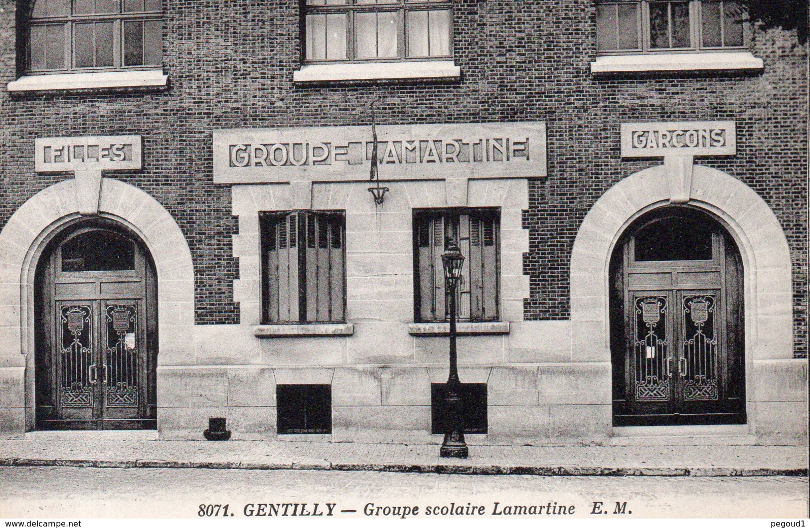 GENTILLY ( VAL-DE-MARNE ) . ECOLE LAMARTINE. Achat Immédiat - Gentilly