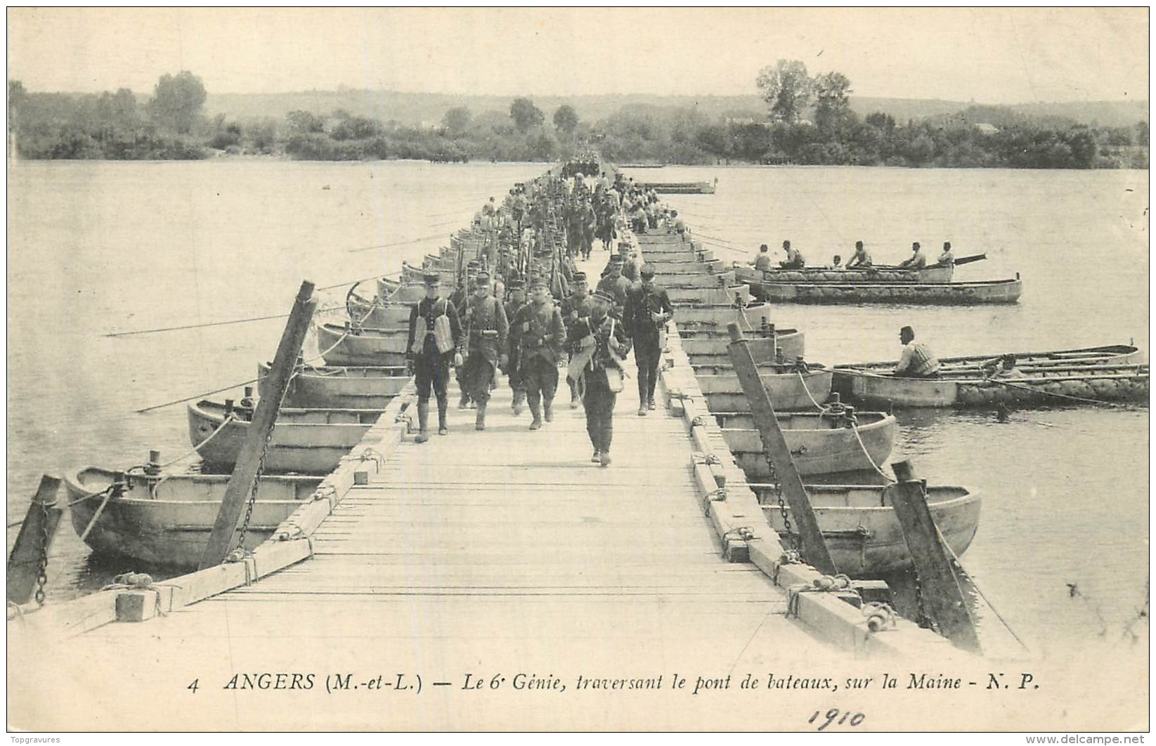 49 ANGERS 6È GENIE TRAVERSANT PONT DE BATEAUX SUR LA MAINE - Angers