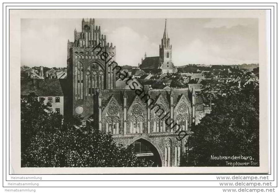 Neubrandenburg - Treptower Tor - Foto-AK 40er Jahre - Neubrandenburg