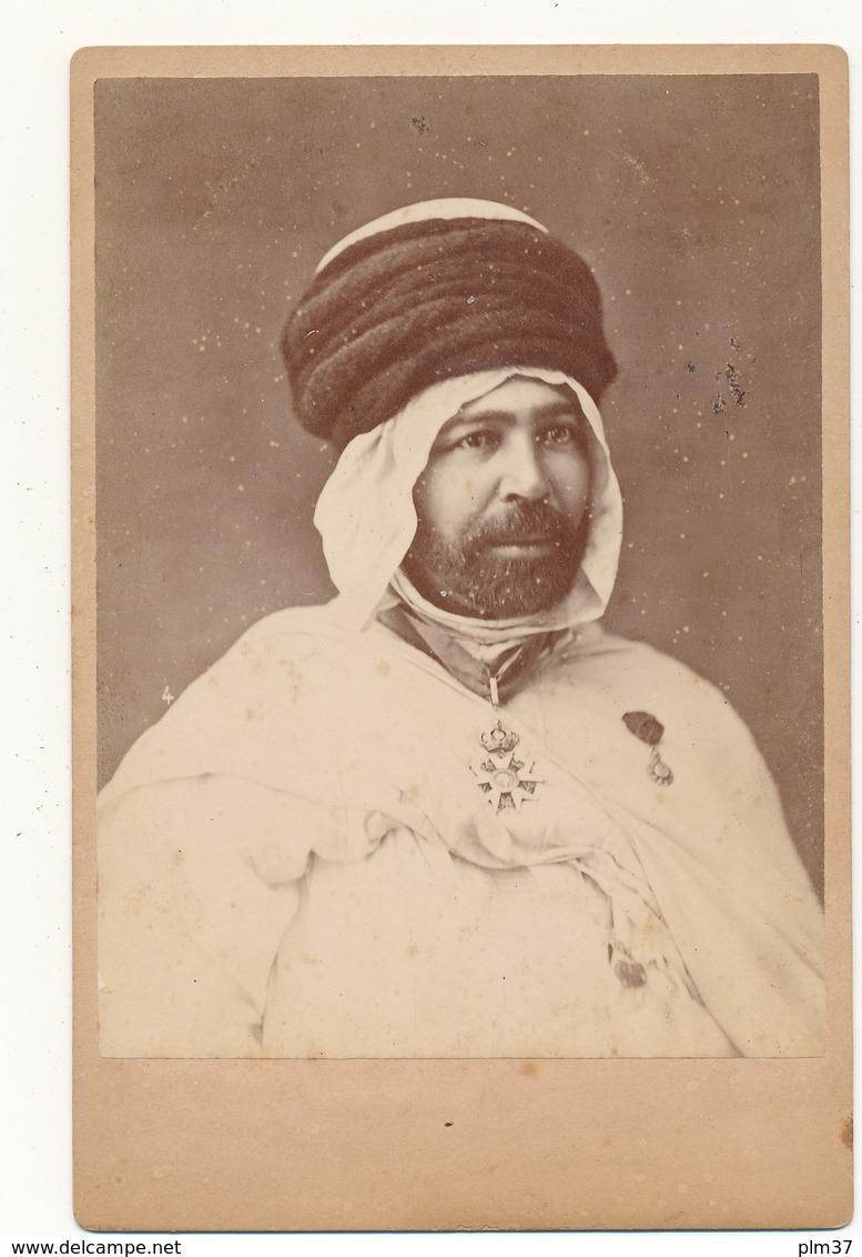 Photo Cabinet - Personnage à Identifier - Légion D'Honneur, Ordre De Nichan Iftikhar - A. Leroux, ALGER - Anciennes (Av. 1900)