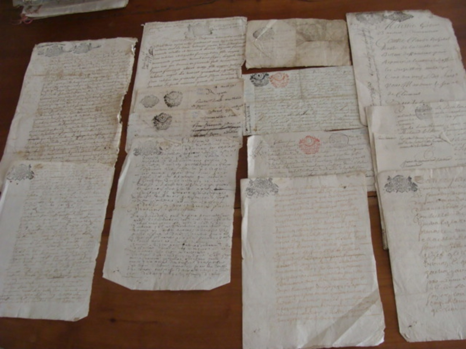 GROS LOT 260 MANUSCRITS DOCUMENTS CACHET GENERALITE MARQUES FISCALES FIN XVII A XIXe VOIR PHOTOS