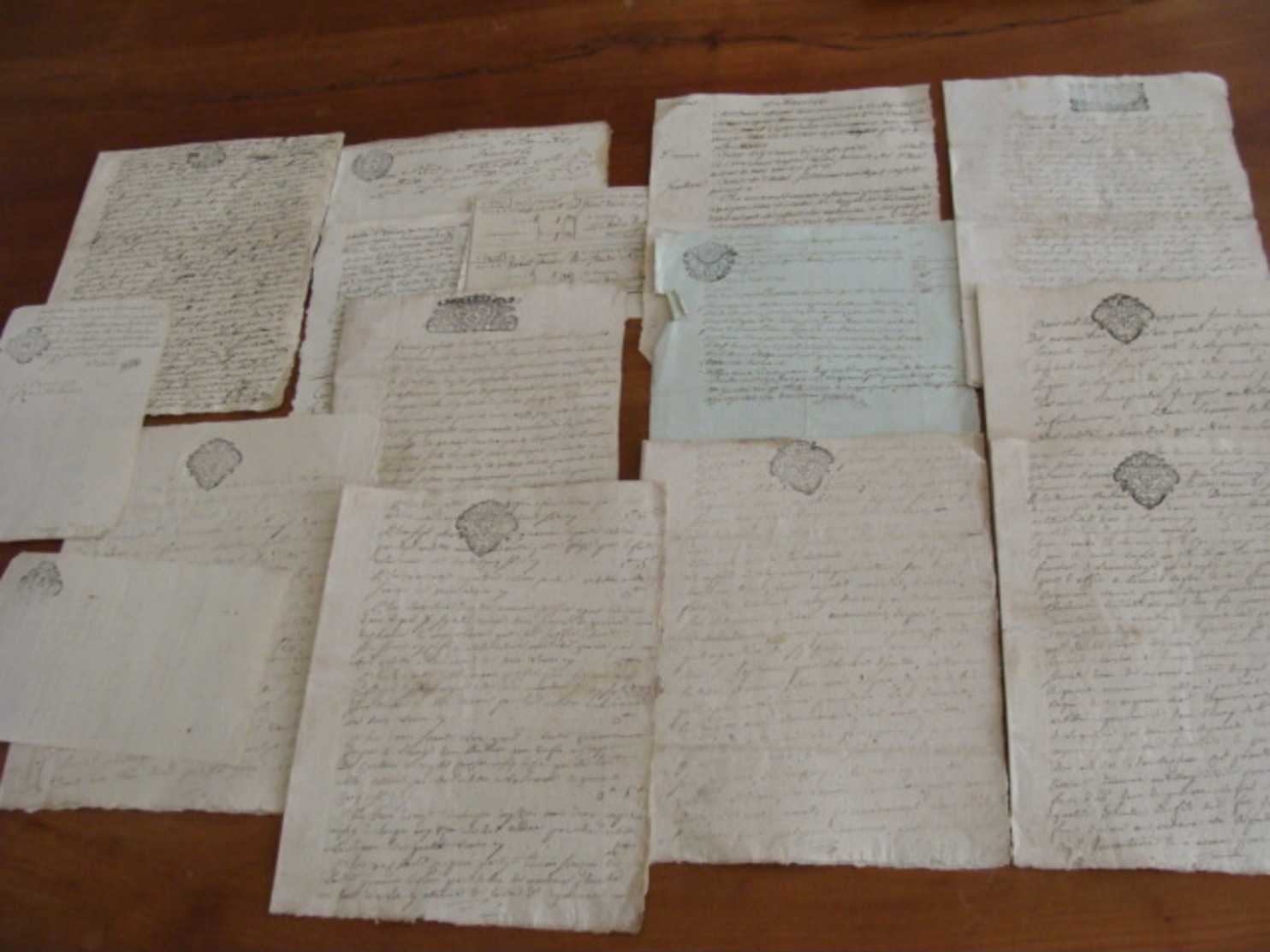 GROS LOT 260 MANUSCRITS DOCUMENTS CACHET GENERALITE MARQUES FISCALES FIN XVII A XIXe VOIR PHOTOS