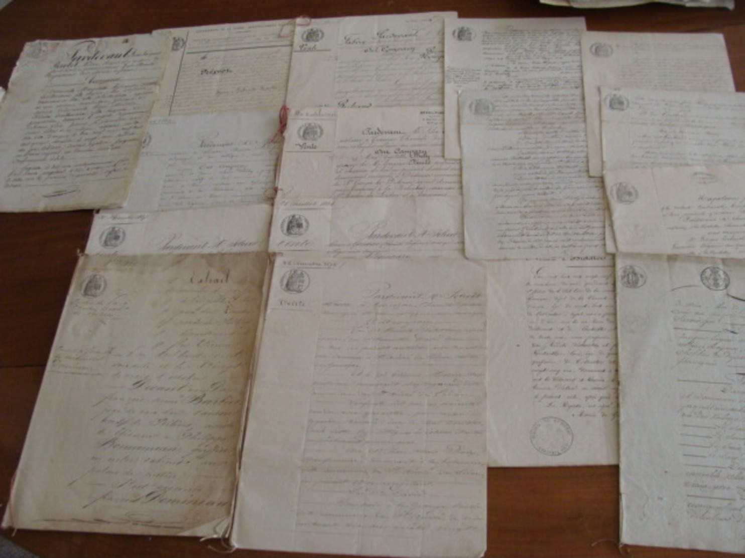 GROS LOT 260 MANUSCRITS DOCUMENTS CACHET GENERALITE MARQUES FISCALES FIN XVII A XIXe VOIR PHOTOS