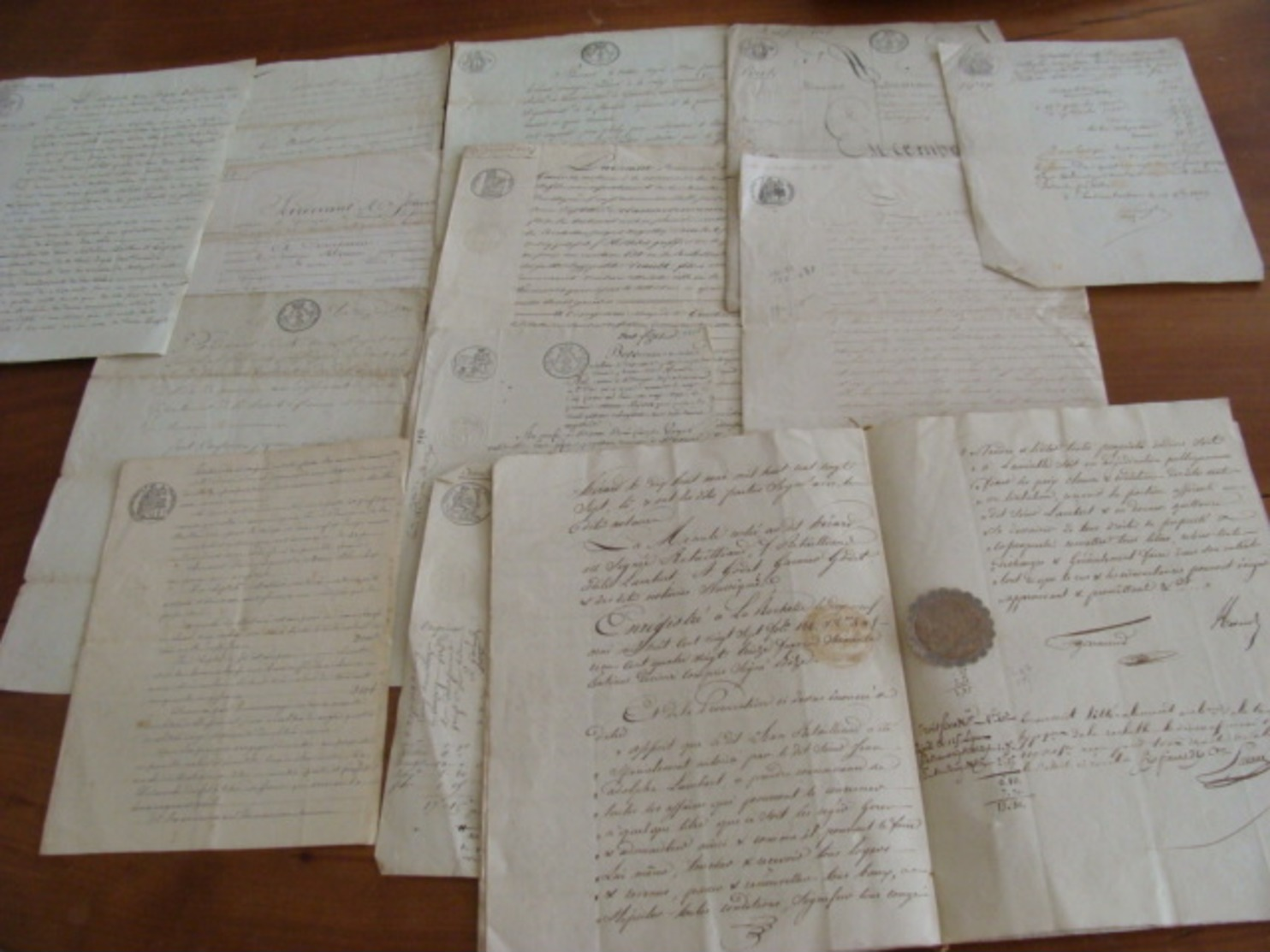 GROS LOT 260 MANUSCRITS DOCUMENTS CACHET GENERALITE MARQUES FISCALES FIN XVII A XIXe VOIR PHOTOS