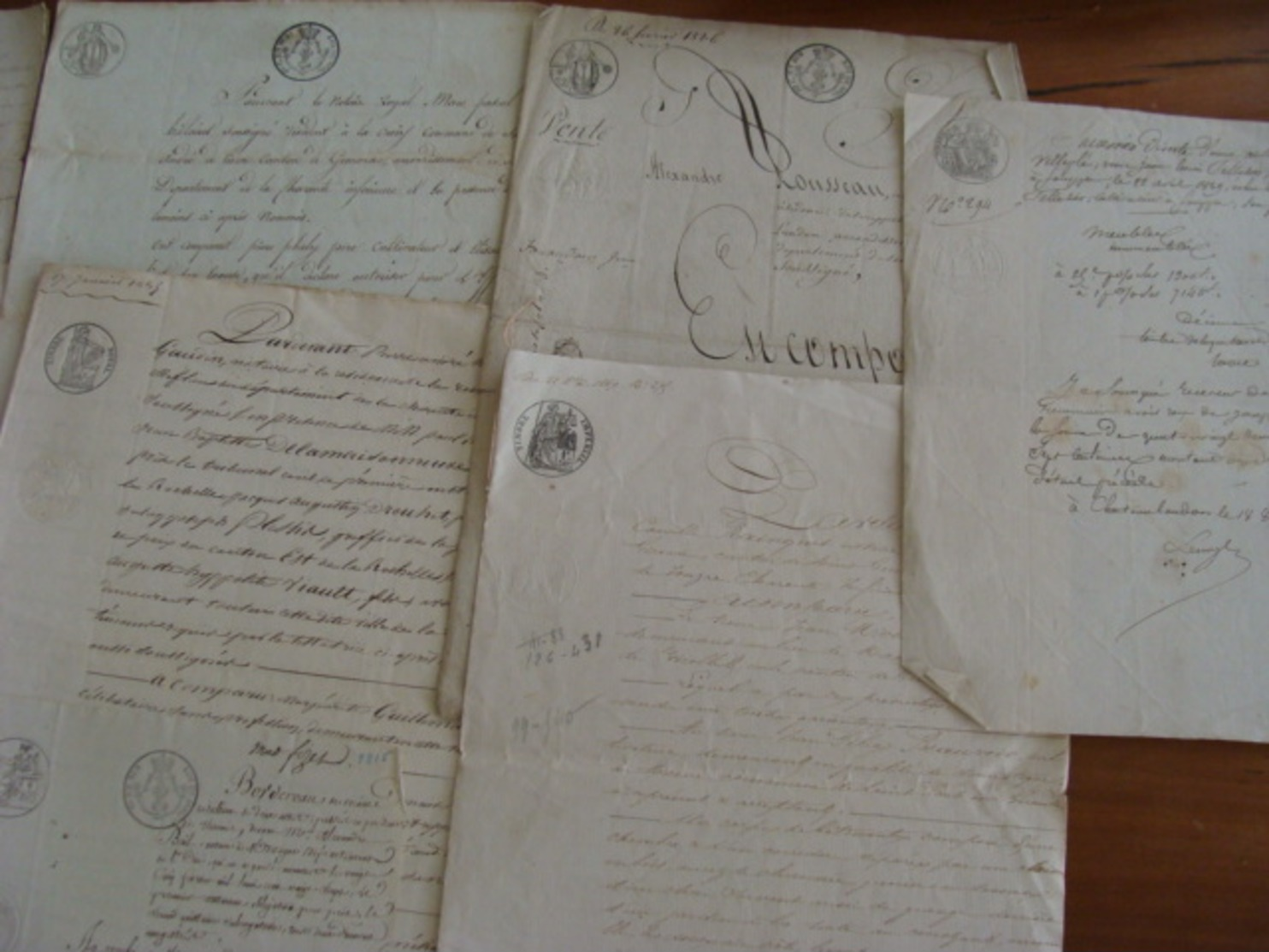 GROS LOT 260 MANUSCRITS DOCUMENTS CACHET GENERALITE MARQUES FISCALES FIN XVII A XIXe VOIR PHOTOS