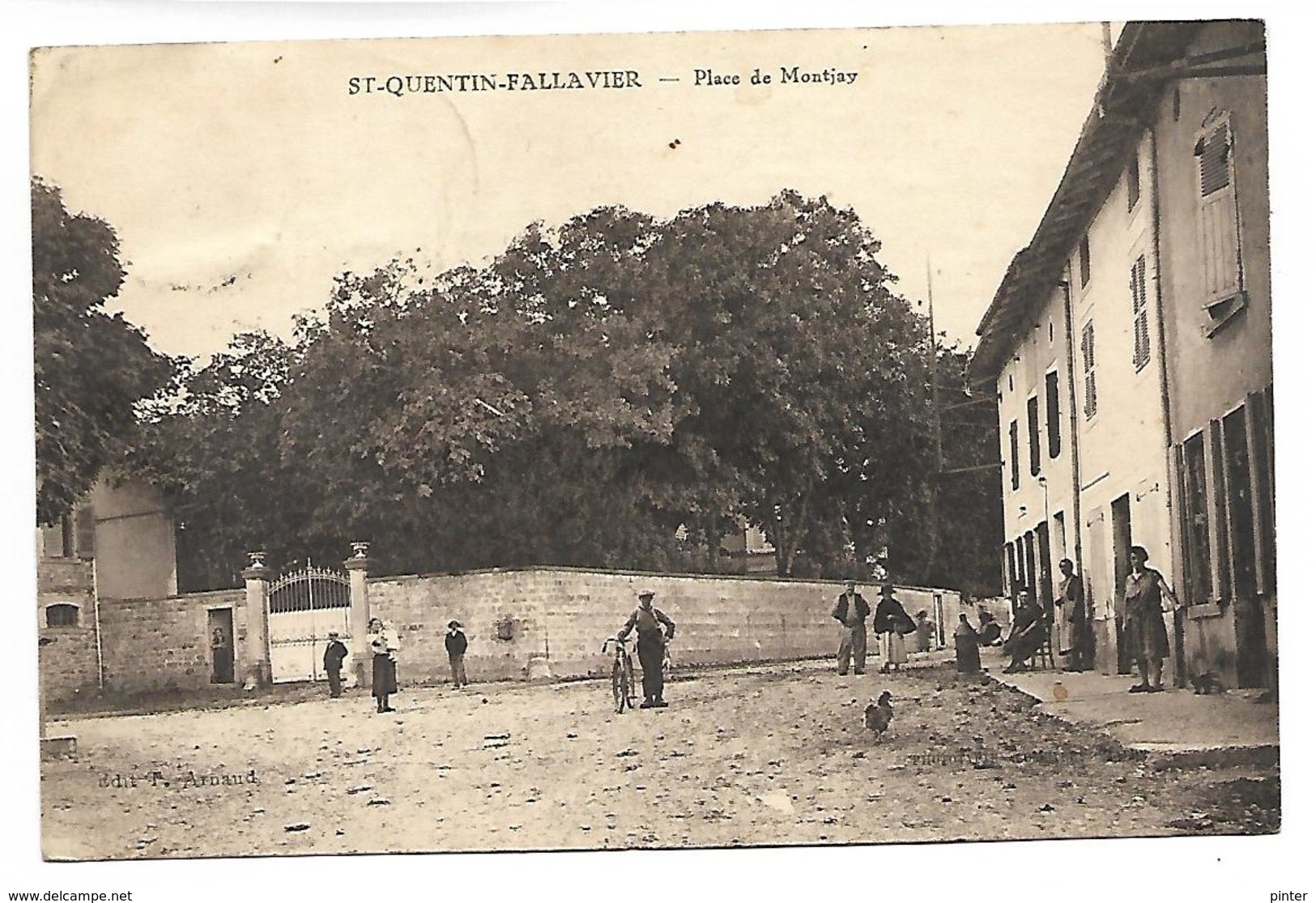 SAINT QUENTIN FALLAVIER - Place De Montjay - Autres & Non Classés