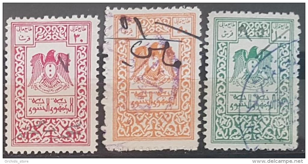 AS1 - Syria 1958 Fiscal Revenue Stamps 30p, 50p, 100p - Syrian Eagle Design, Values In Corner Boxes At Top - Syrië