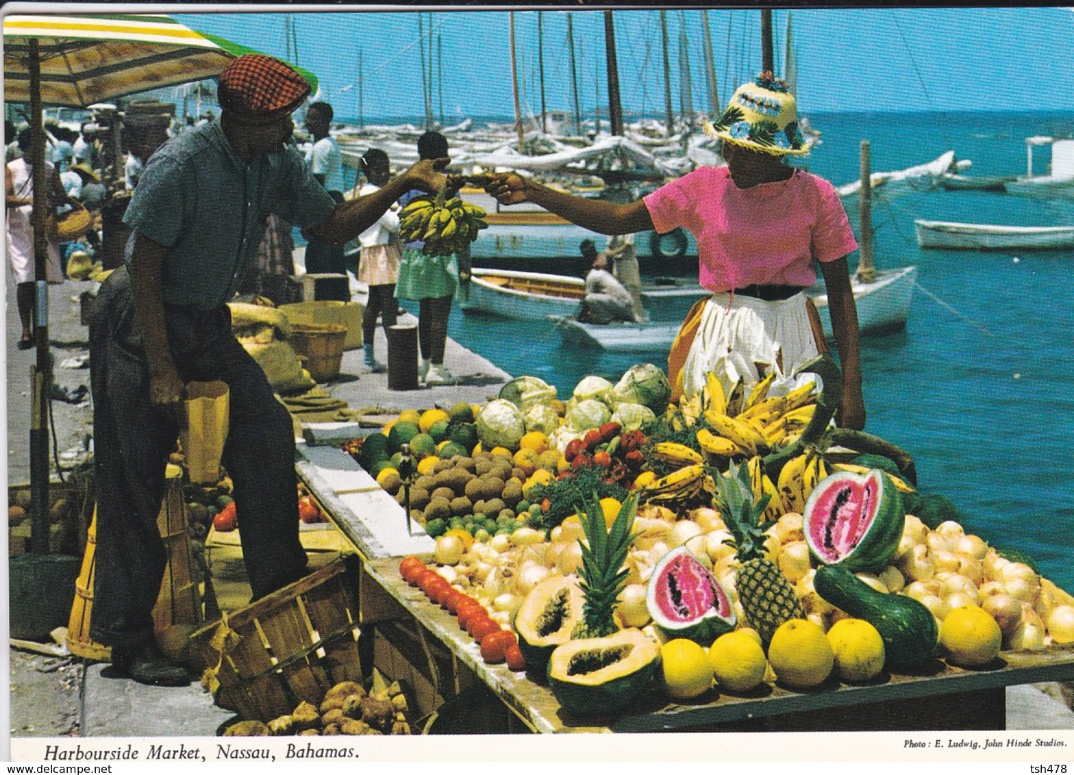 ANTILLES--BAHAMAS--NASSAU--harbourside Market--voir 2 Scans - Bahamas