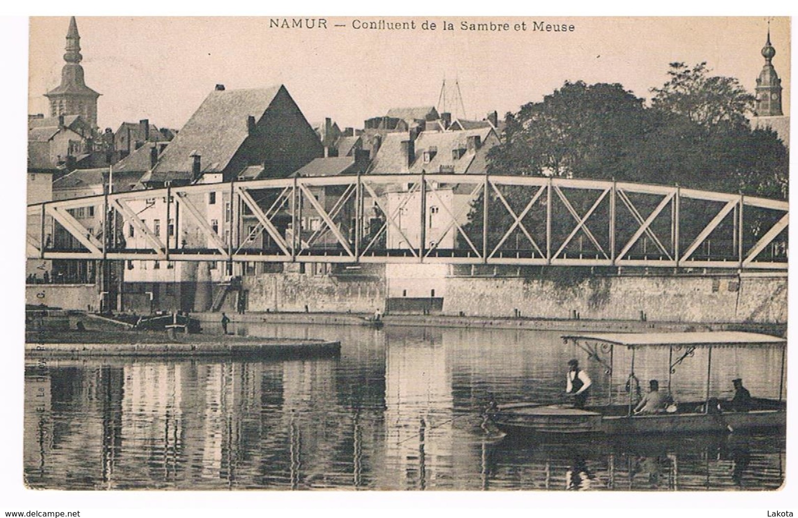 CPA Dos Non Divisé : NAMUR La Passerelle Vicinale , Confluent De La Sambre Et De La Meuse , Barque Du Passeur - Namur