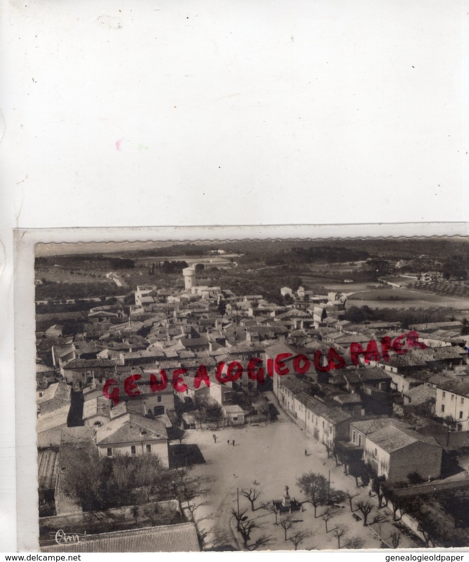 30 - VERGEZE - PLACE DE LA REPUBLIQUE ET LE VILLAGE - VUE AERIENNE  - GARD - Autres & Non Classés