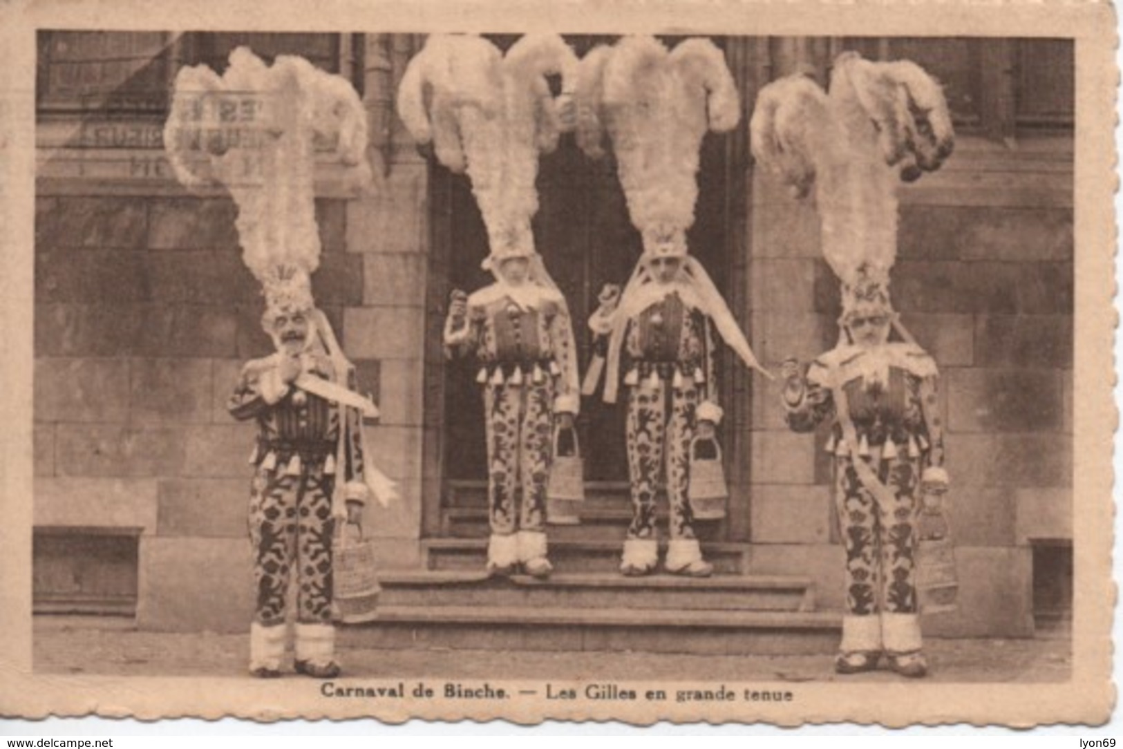 BINCHE  CARNAVAL LES GILLES  EN GRANDE TENUE - Binche