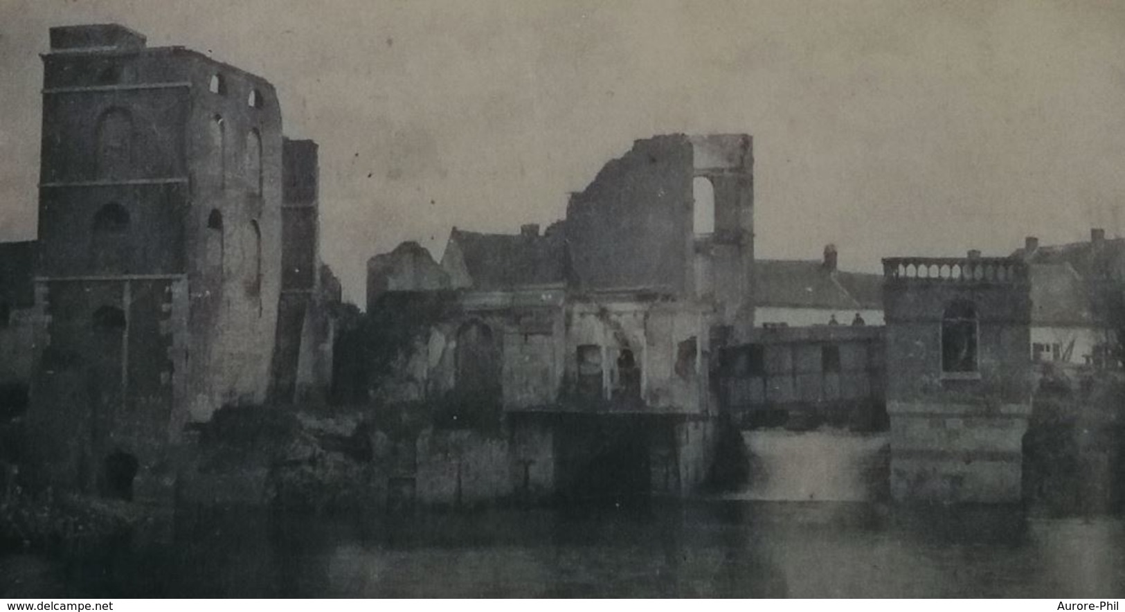 Quiévrain Les Ruine Du Moulin (coin Inf Droit Légèrement Plié) - Quiévrain