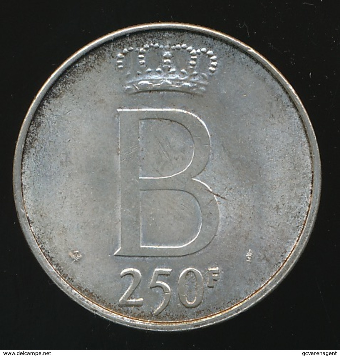 BOUDEWIJN KONING DER BELGEN 250 F - 2 SCANS - 250 Francs