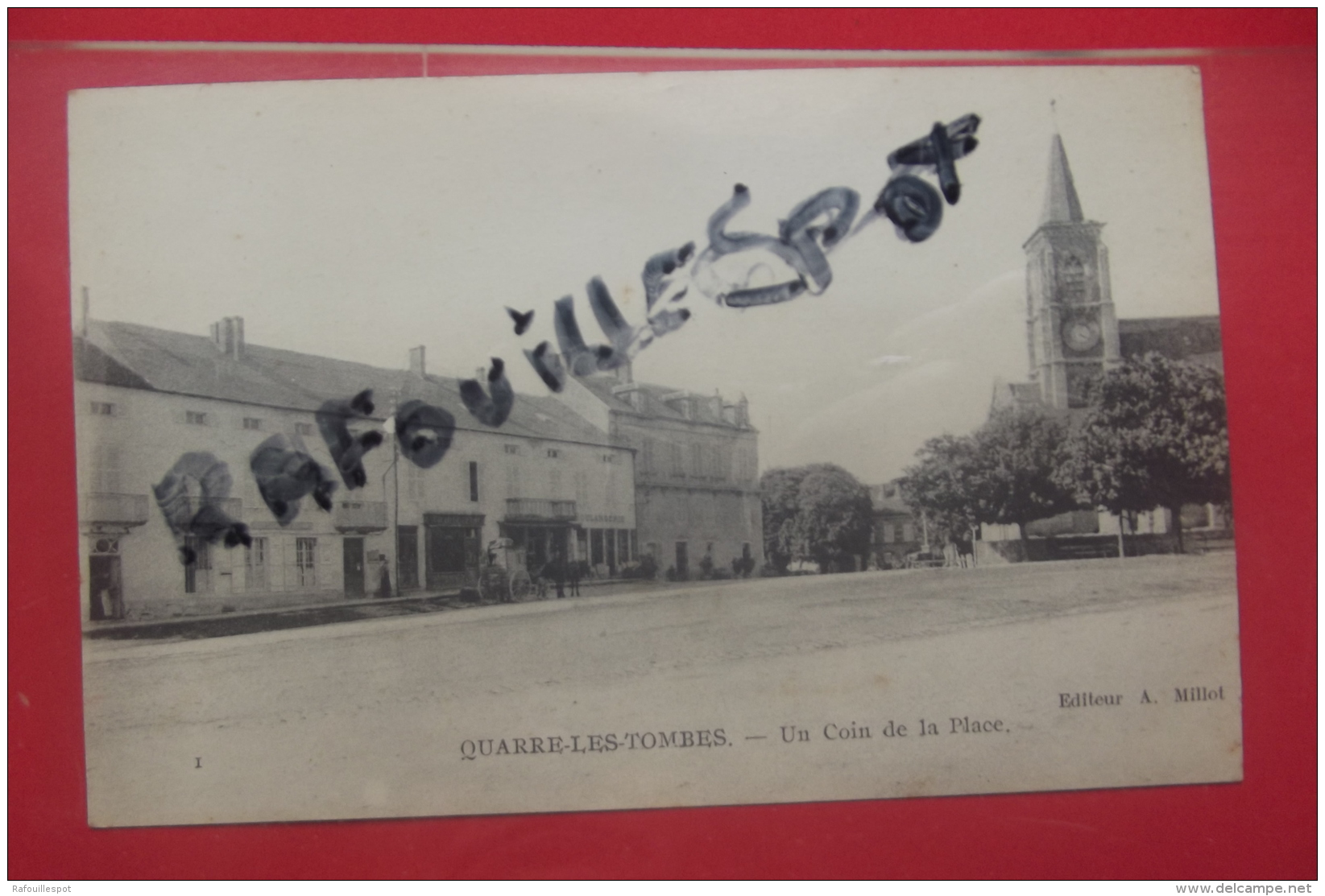 Cp Quarre Les Tombes Un Coin De La Place - Quarre Les Tombes