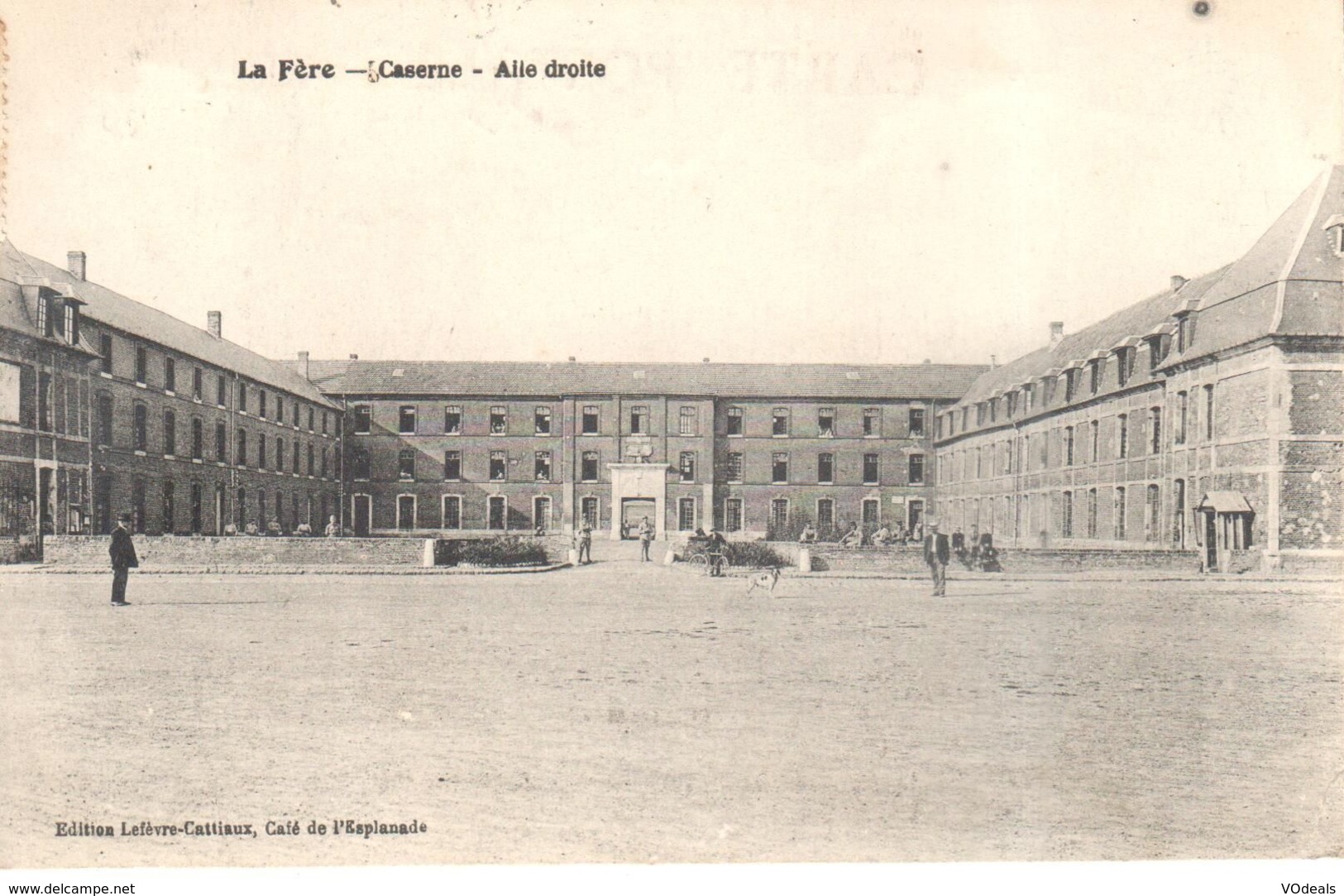 (02) Aisne - La Fère - Caserne - Alle Droite - Fere En Tardenois