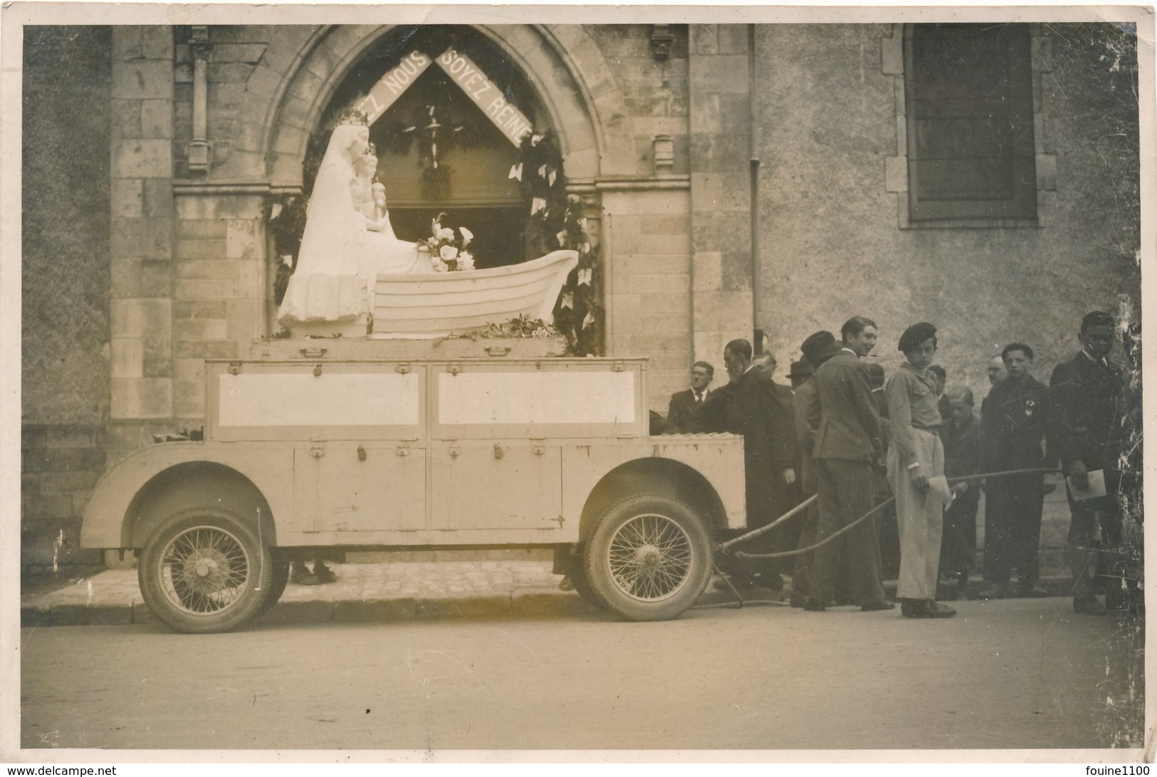 Photo Procession Religieuse Ou Fête De La Mer ? VIERGE Dans Une Barque Boulogne Sur Mer Ou Grandvilliers à Identifier .. - Lieux