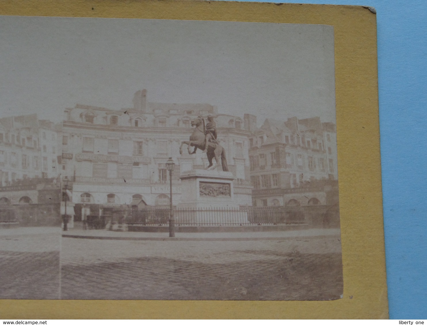 Place Des Victoires - Paris ( Stereo Photo ) ( La France ) ! - Photos Stéréoscopiques