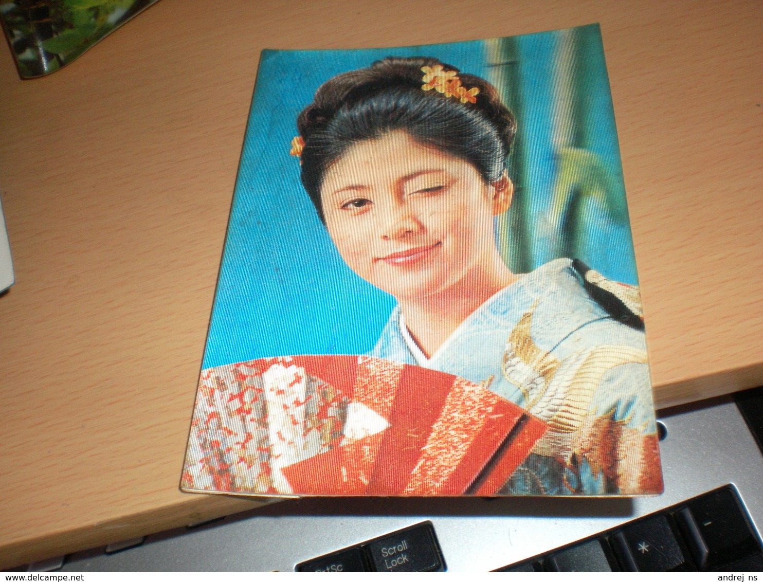 3 D Postcards PK 111 Winky Girl - Asien