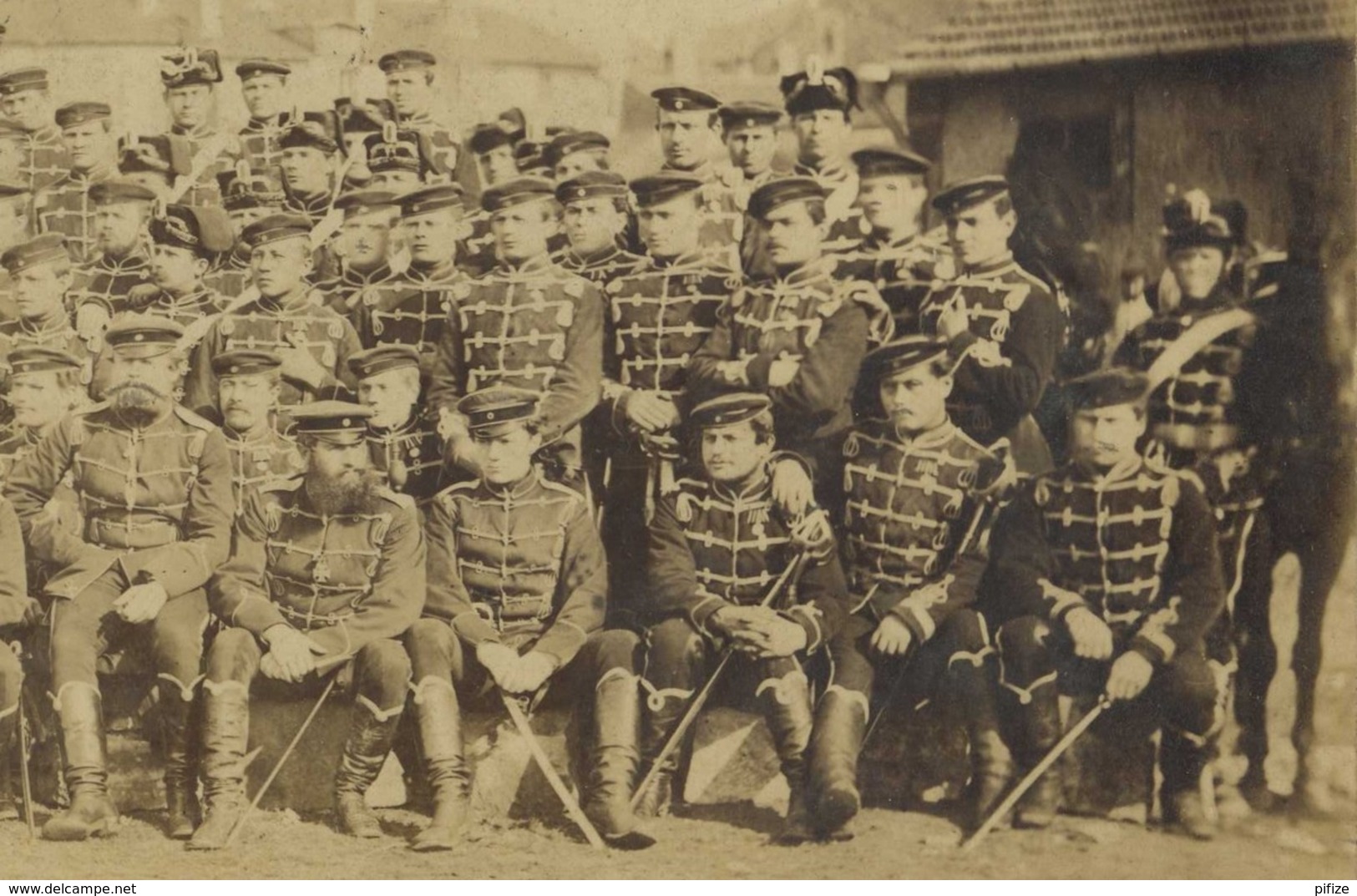 Guerre De 1870-71 . Sedan . Soldats Allemands . Bavarois Formant Le Cercle . Voir état . - Guerra, Militares