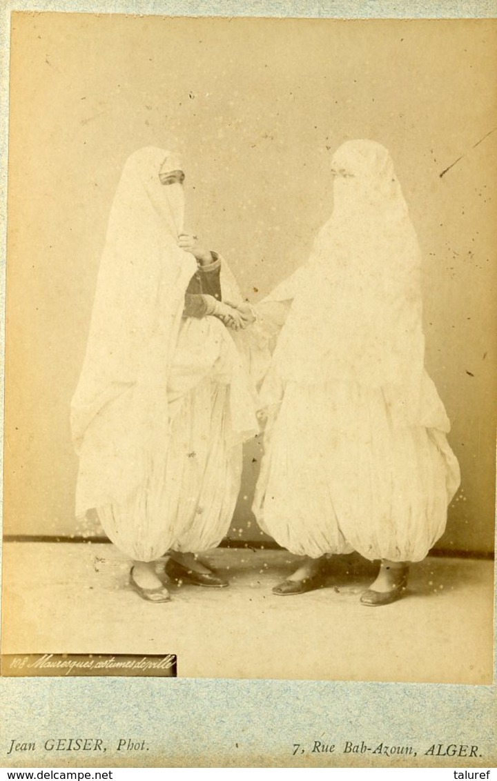 ALGERIE -  Mauresques Costume De Ville  - Carte CABINET - Photographe Jean GEISER - Circa 1880 - Afrique