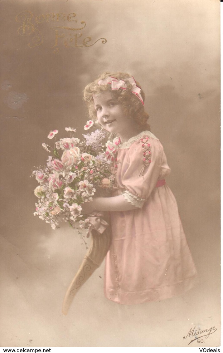 Thèmes - Enfants - Fillette - Fleurs - Portraits