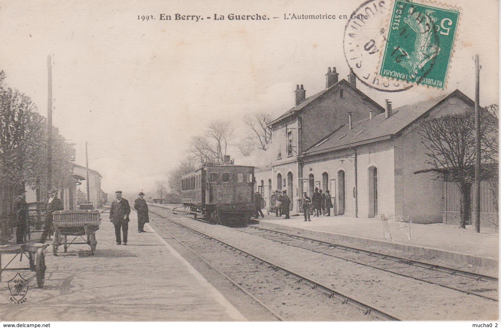 18 - LA GUERCHE - AUTOMOTRICE EN GARE - La Guerche Sur L'Aubois