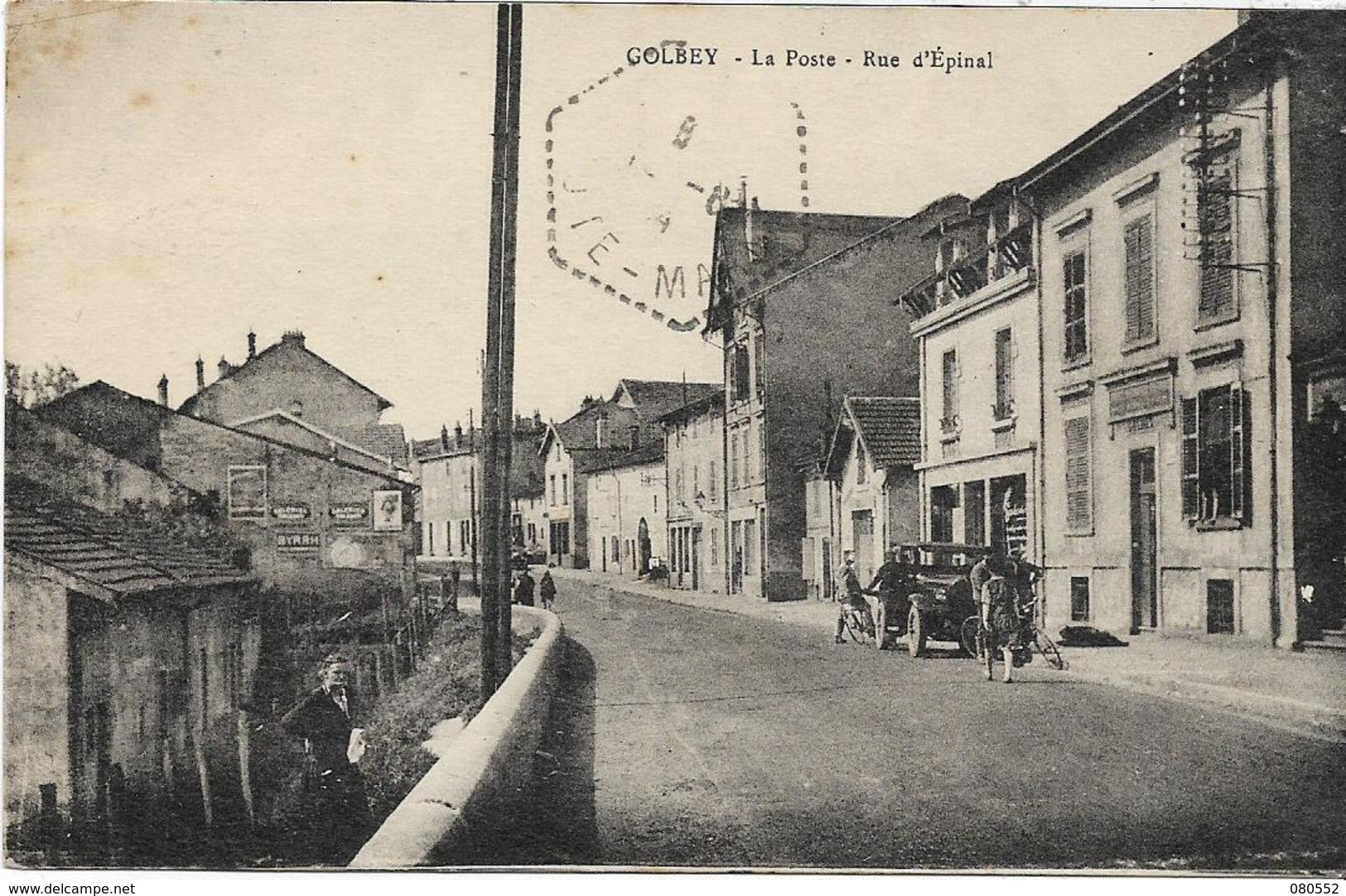 88 GOLBEY . La Poste Et Rue D'Epinal , Vieille Voiture Animée , édit : ?  , écrite En 1934 , état Extra - Golbey