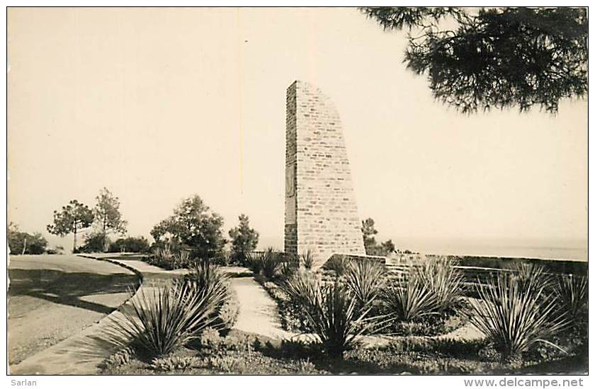 83 , Rayol Canadel Pramousquier , Monument Commandos D'Afrique , * 215 09 - Rayol-Canadel-sur-Mer