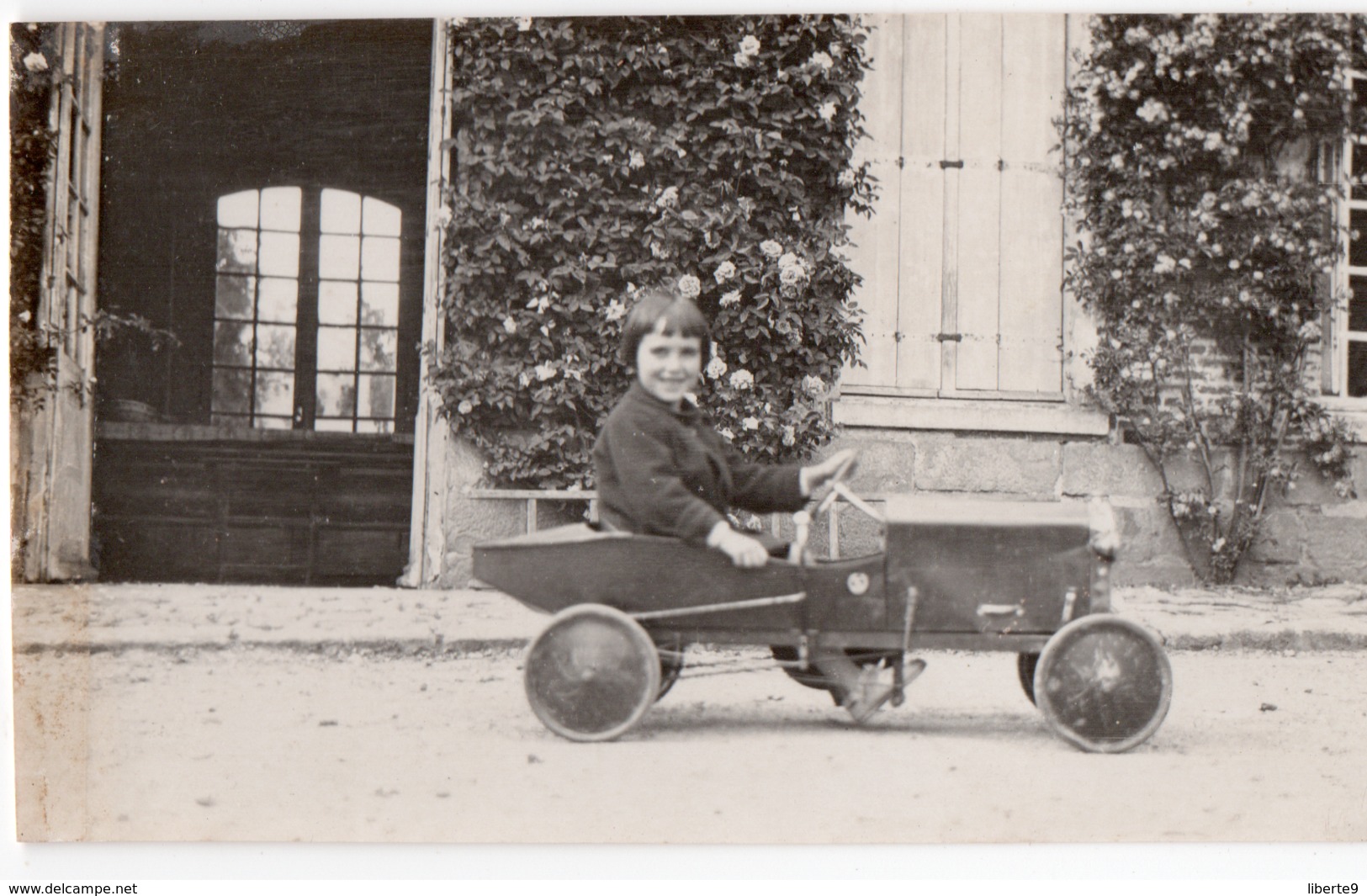 Photo  C.1930 Voiture à Pedales Garçonnet - Automobiles