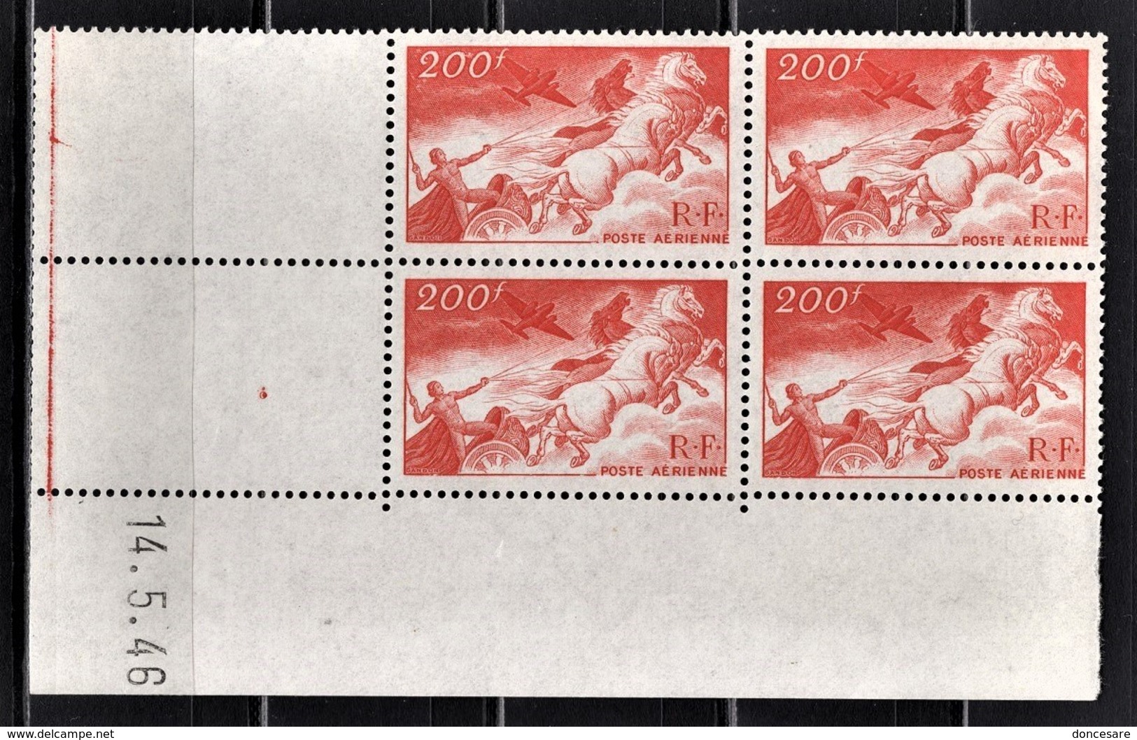FRANCE 1936 / 1947 - BLOC DE 4 PA / Y.T. N° 19  - COIN DE FEUILLE / DATE / NEUFS** - Airmail