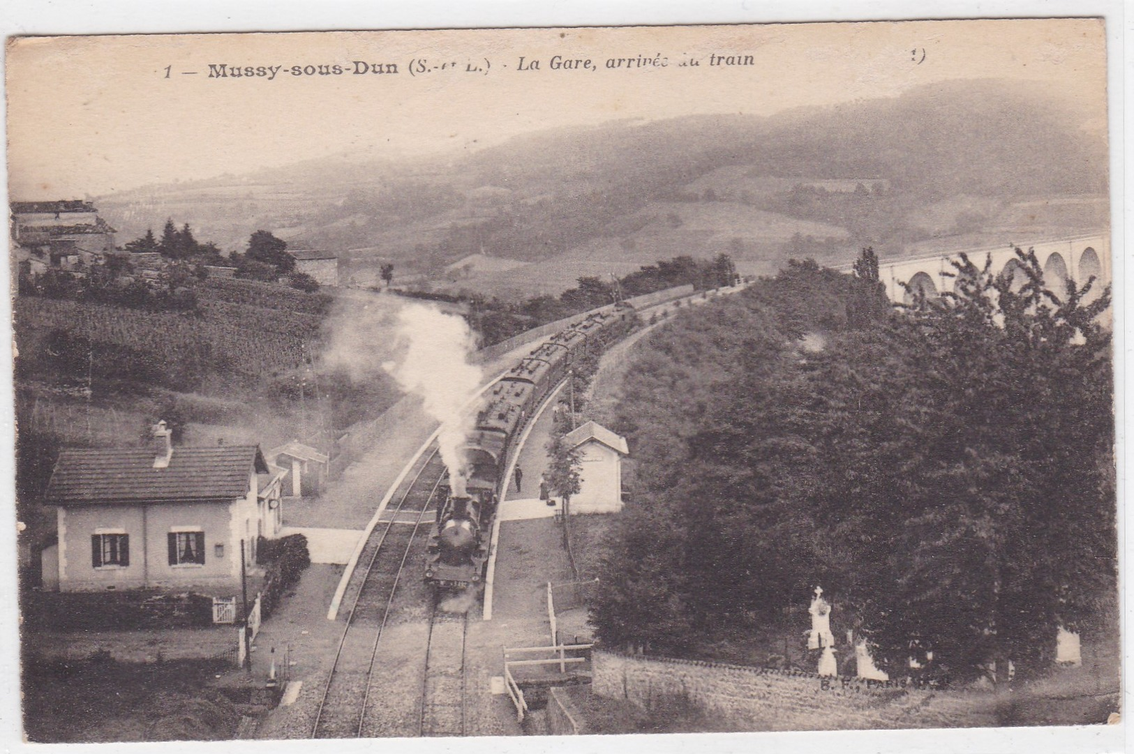 Mussy-sous-Dun - La Gare, Arrivée D'un Train - Autres & Non Classés