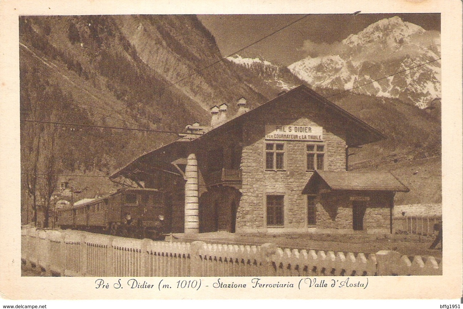 PRE' S. DIDIER (AOSTA) - STAZIONE FERROVIARIA. TRENO IN PRIMO PIANO - Aosta