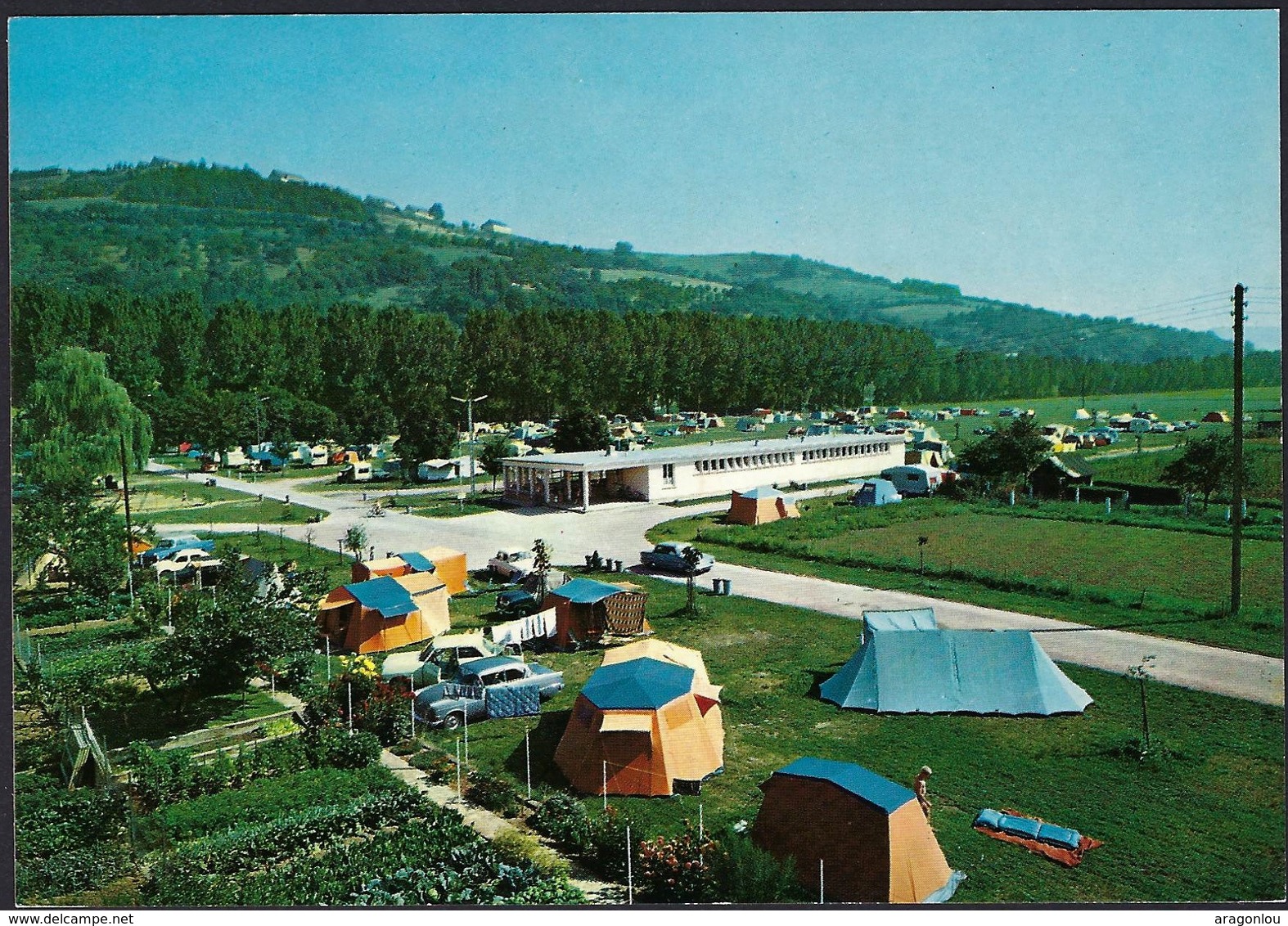 Diekirch  Le Camping, Au Fond Les Hauteurs Du Herrenberg , Carte Semi-moderne (2scans) - Diekirch